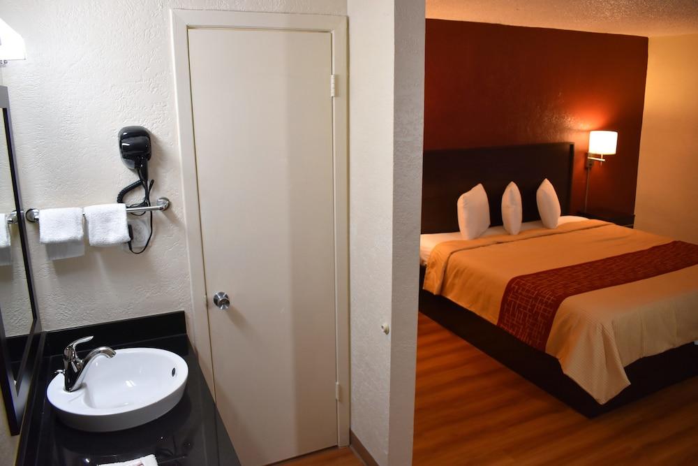 Red Roof Inn San Antonio Northeast - Rittiman Rd Екстер'єр фото