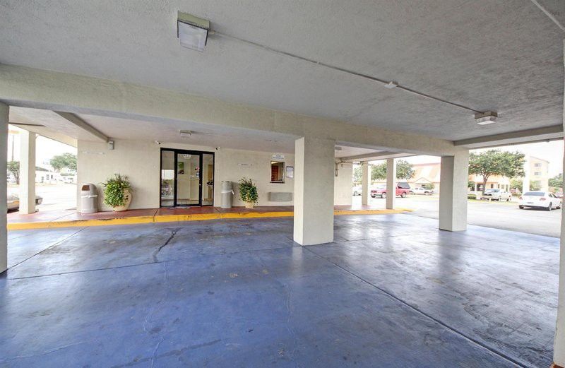 Red Roof Inn San Antonio Northeast - Rittiman Rd Екстер'єр фото