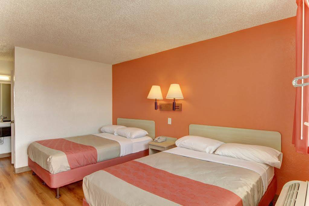 Red Roof Inn San Antonio Northeast - Rittiman Rd Екстер'єр фото