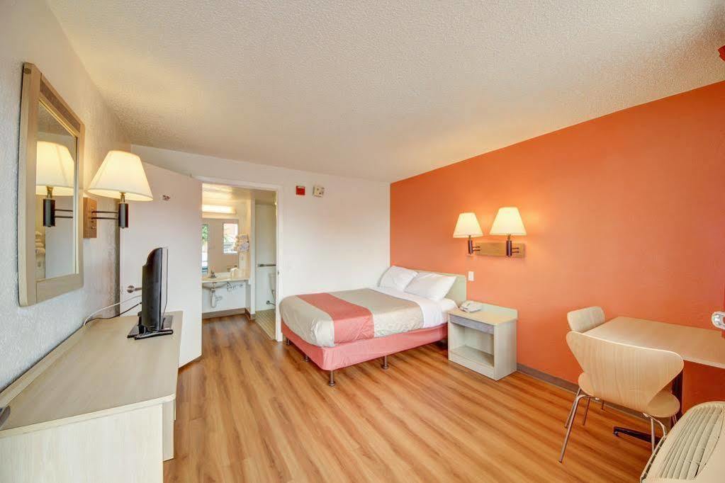 Red Roof Inn San Antonio Northeast - Rittiman Rd Екстер'єр фото