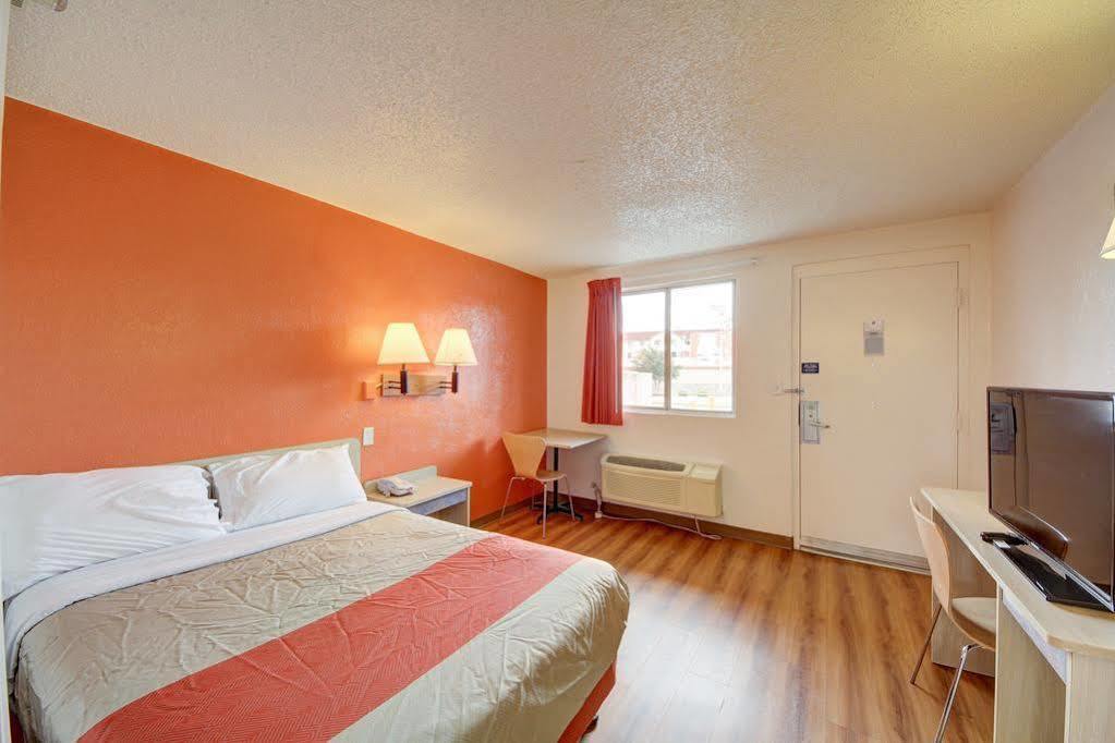 Red Roof Inn San Antonio Northeast - Rittiman Rd Екстер'єр фото