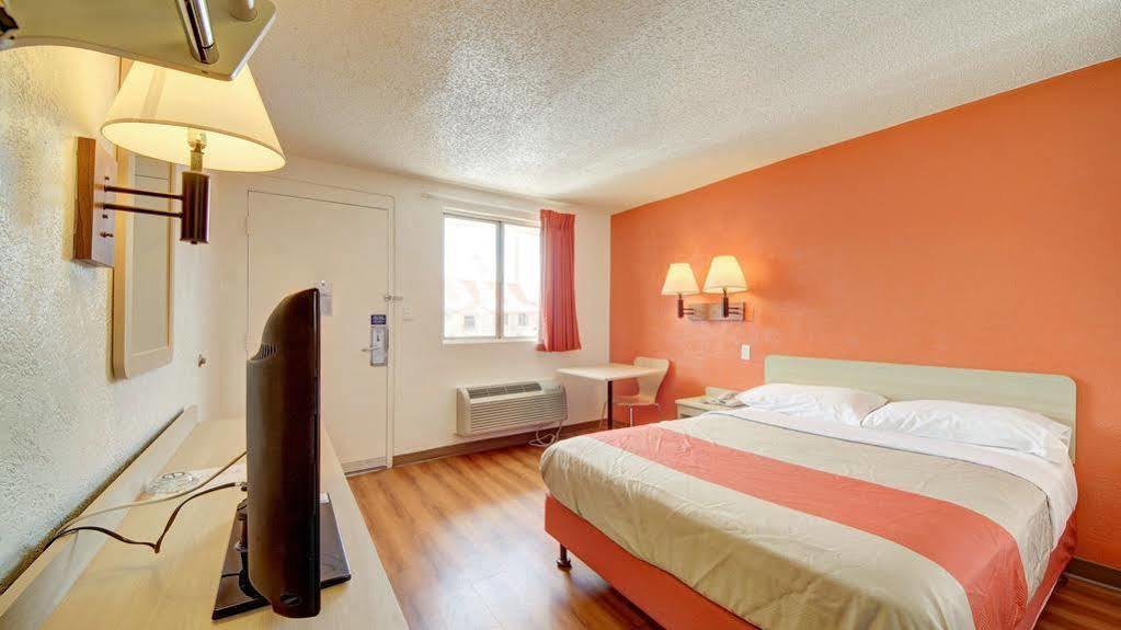 Red Roof Inn San Antonio Northeast - Rittiman Rd Екстер'єр фото