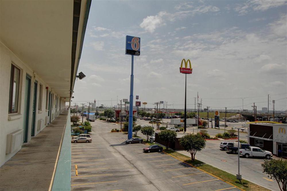 Red Roof Inn San Antonio Northeast - Rittiman Rd Екстер'єр фото